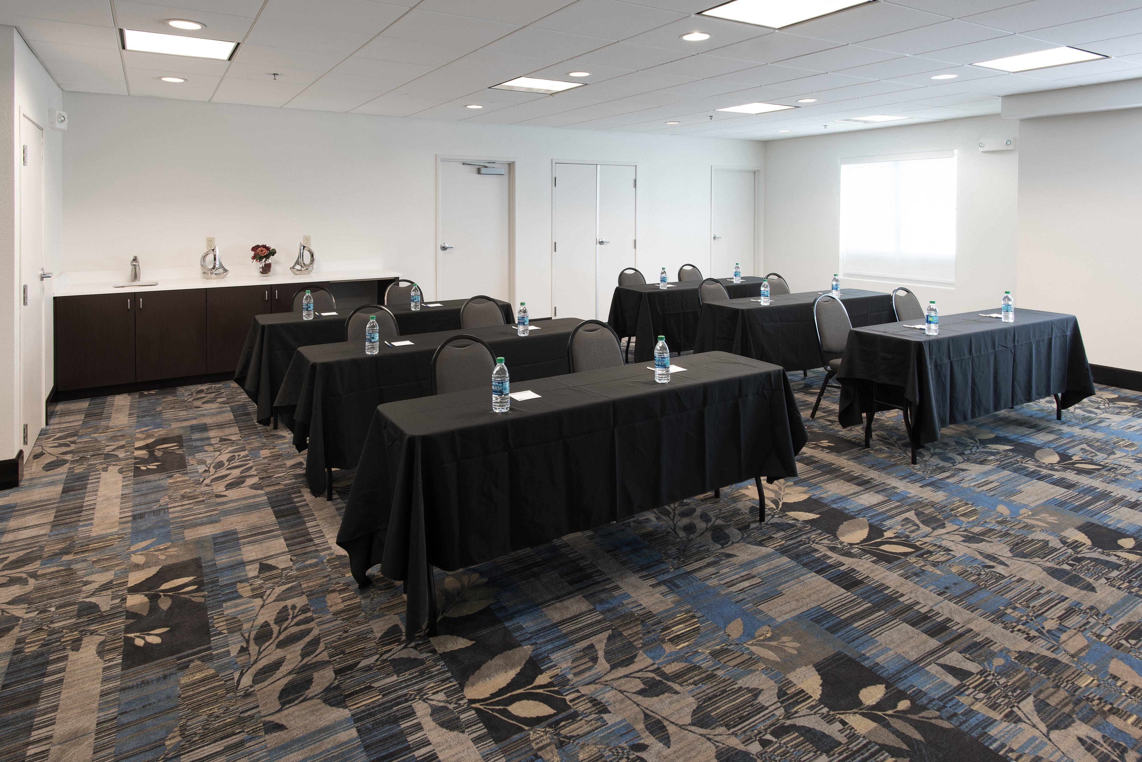 Holiday Inn Express & Suites East Wichita I-35 Andover By Ihg Bagian luar foto