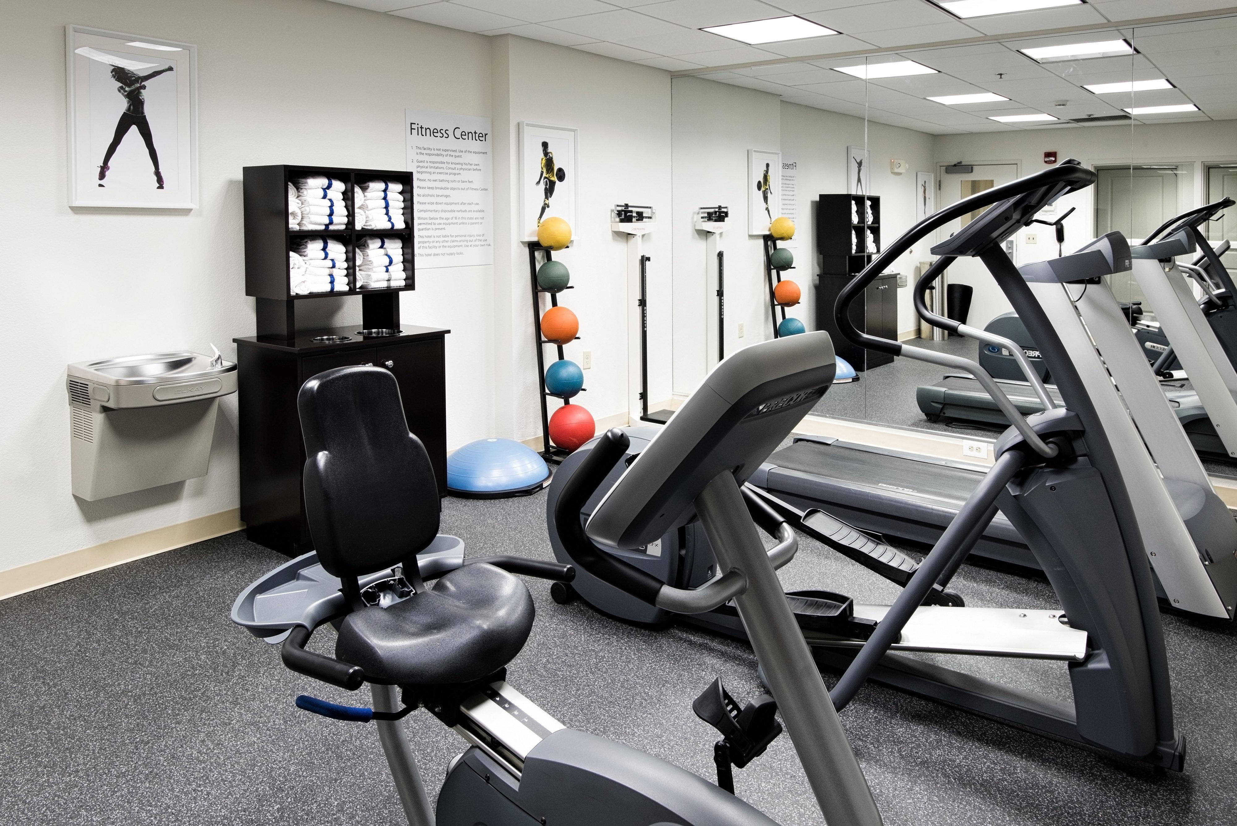 Holiday Inn Express & Suites East Wichita I-35 Andover By Ihg Bagian luar foto