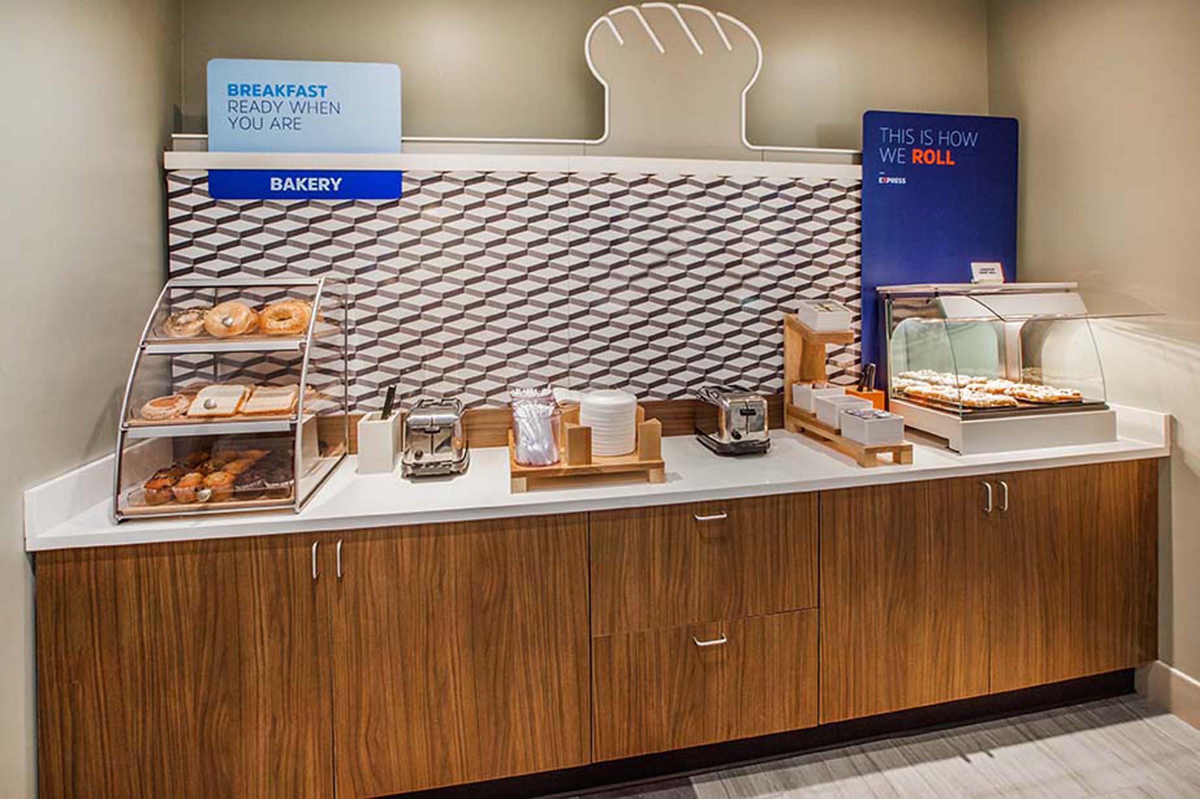 Holiday Inn Express & Suites East Wichita I-35 Andover By Ihg Bagian luar foto