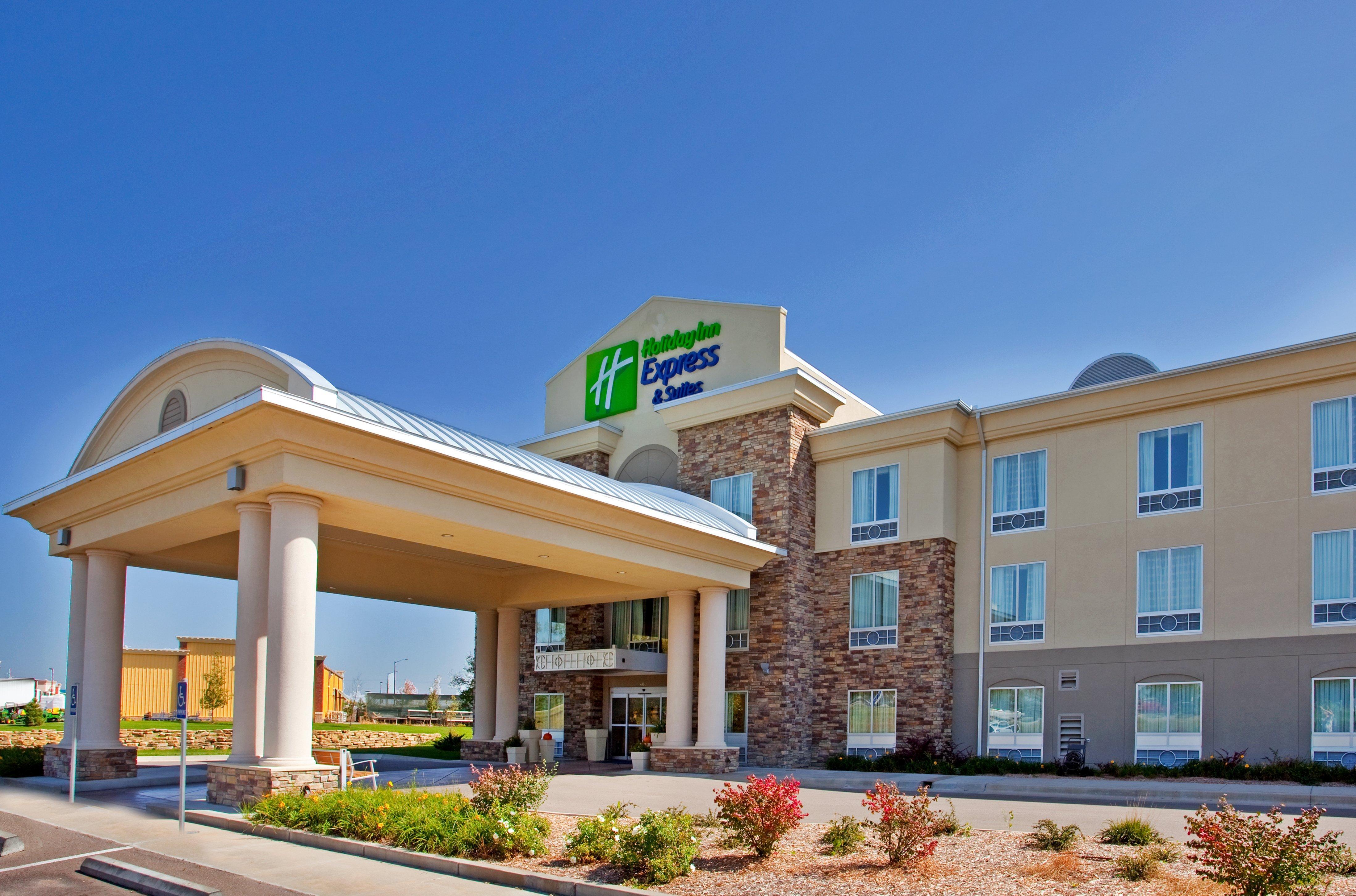 Holiday Inn Express & Suites East Wichita I-35 Andover By Ihg Bagian luar foto