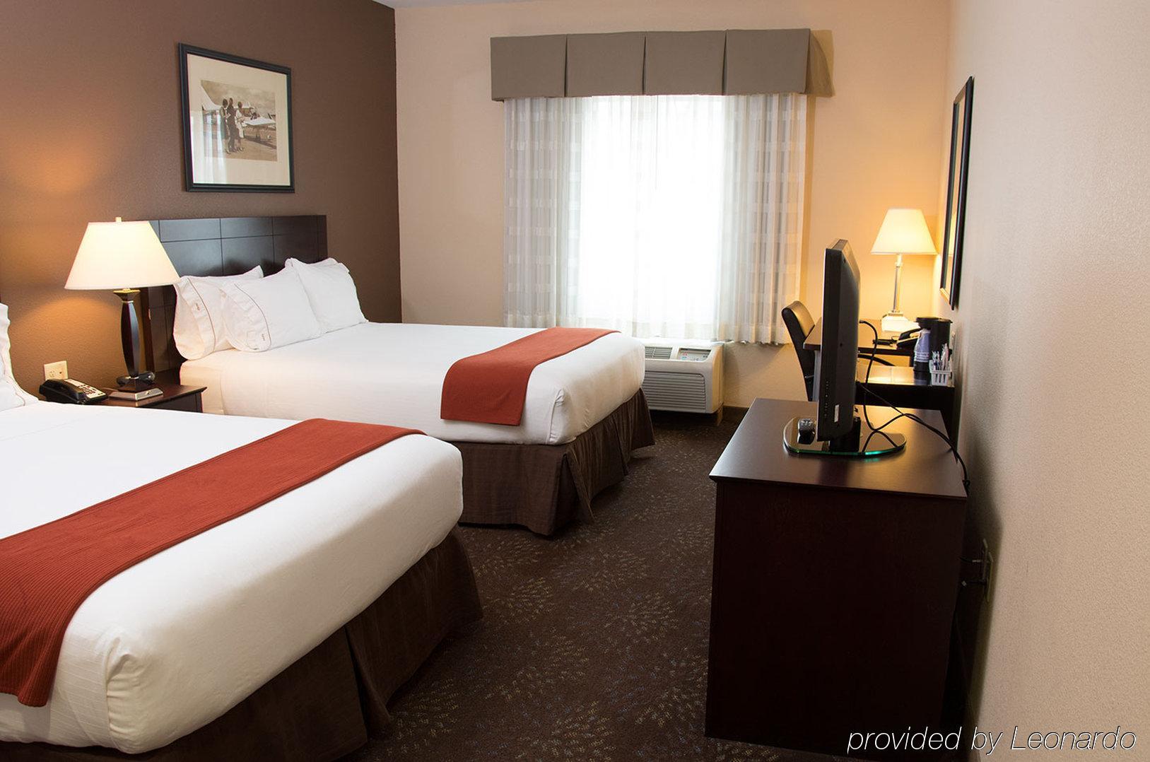 Holiday Inn Express & Suites East Wichita I-35 Andover By Ihg Bagian luar foto