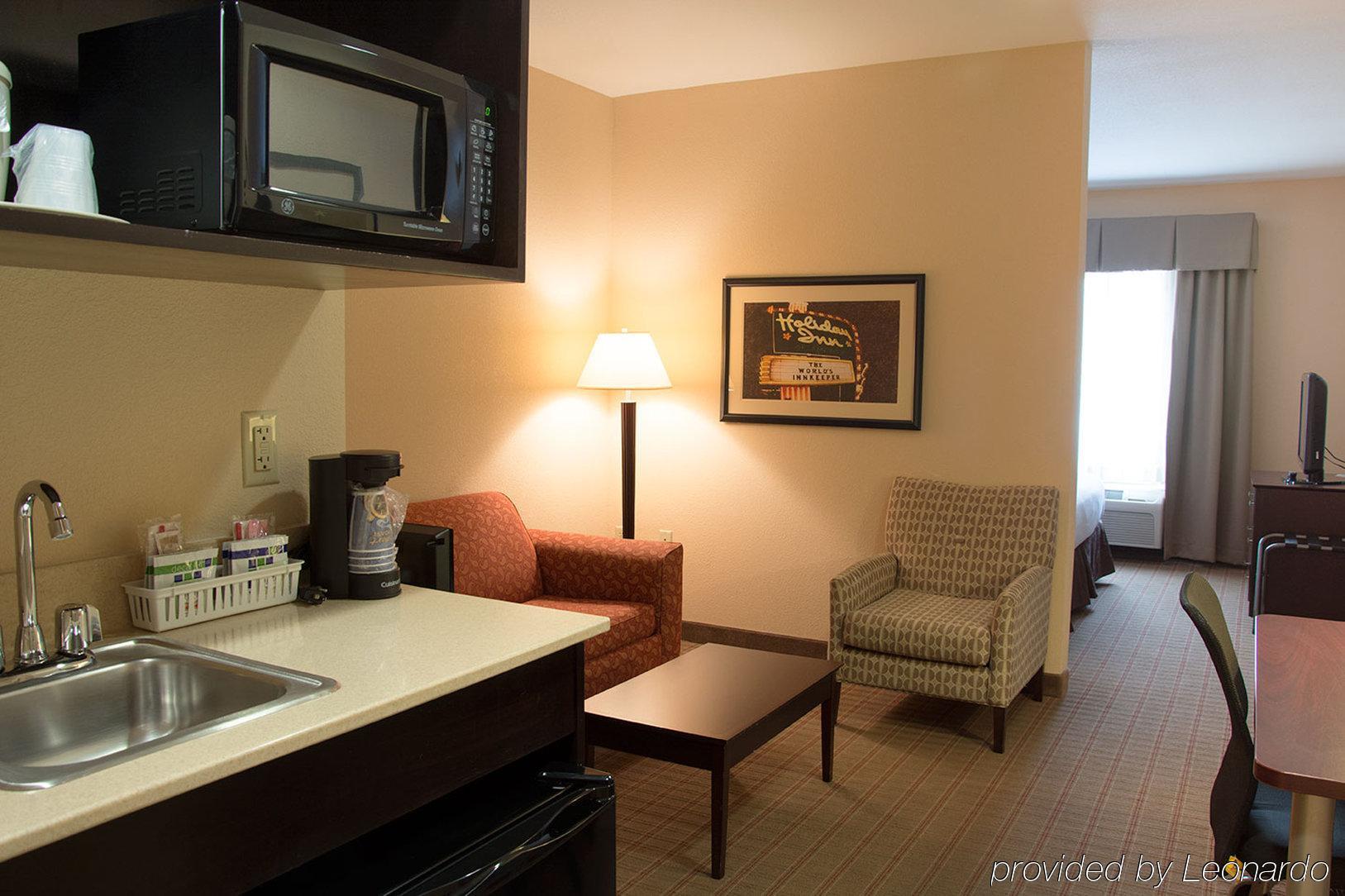 Holiday Inn Express & Suites East Wichita I-35 Andover By Ihg Bagian luar foto