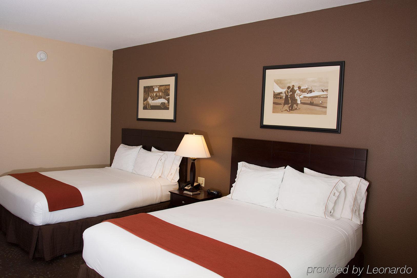 Holiday Inn Express & Suites East Wichita I-35 Andover By Ihg Bagian luar foto