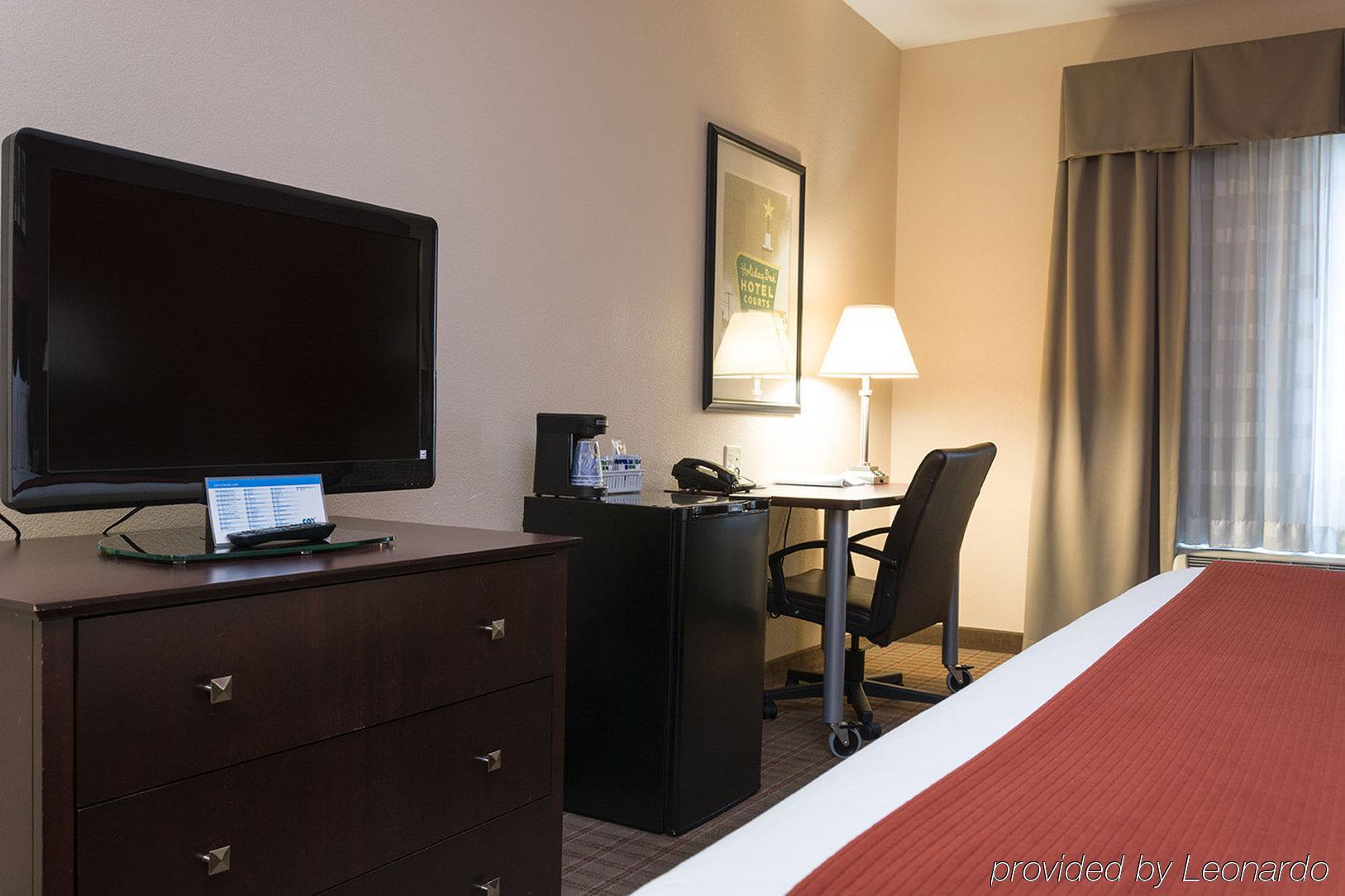 Holiday Inn Express & Suites East Wichita I-35 Andover By Ihg Bagian luar foto