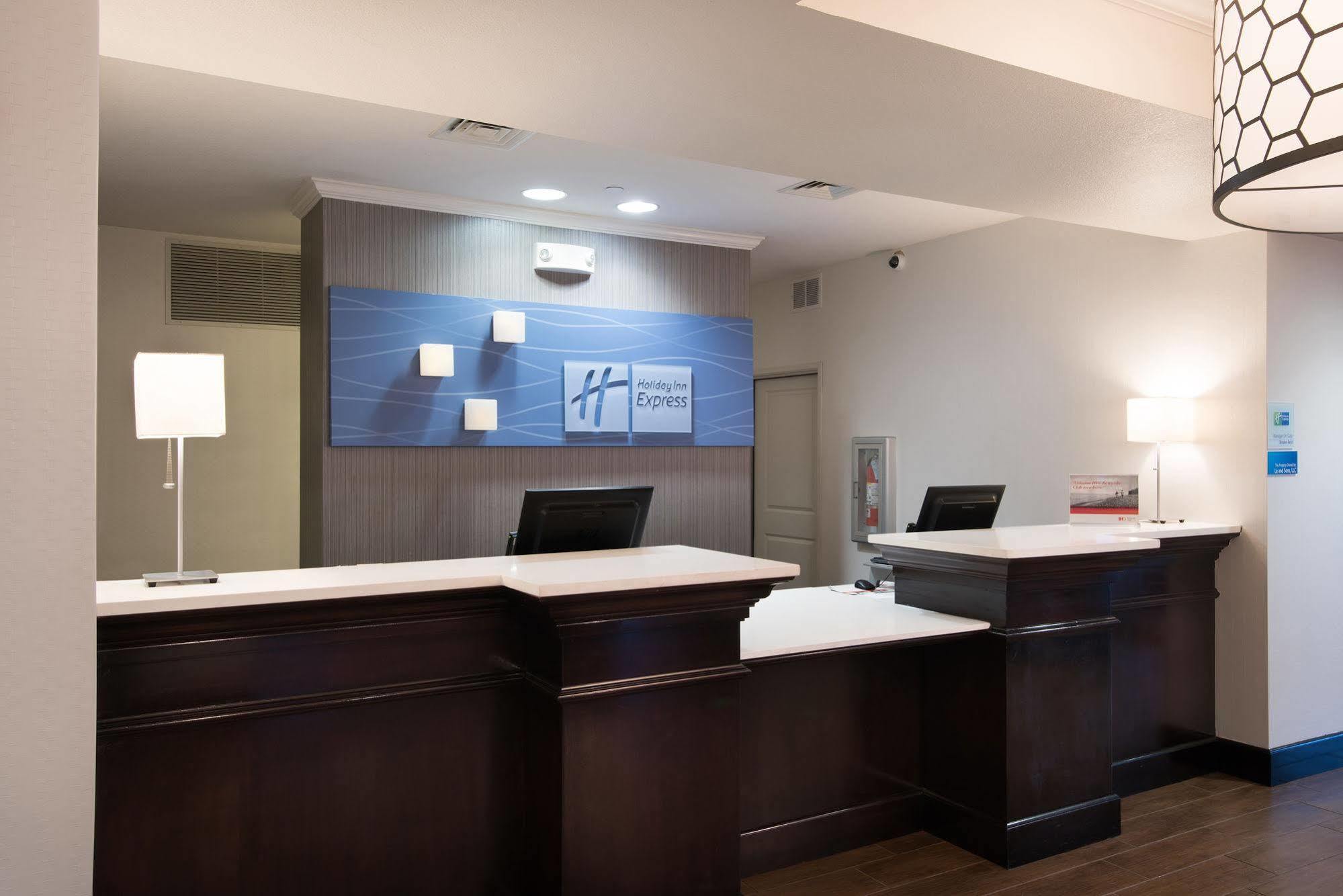 Holiday Inn Express & Suites East Wichita I-35 Andover By Ihg Bagian luar foto