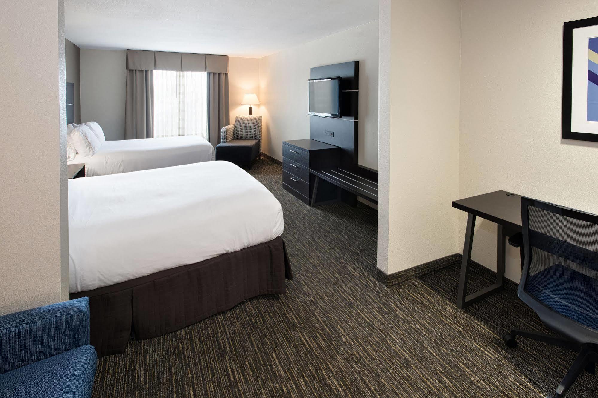 Holiday Inn Express & Suites East Wichita I-35 Andover By Ihg Bagian luar foto