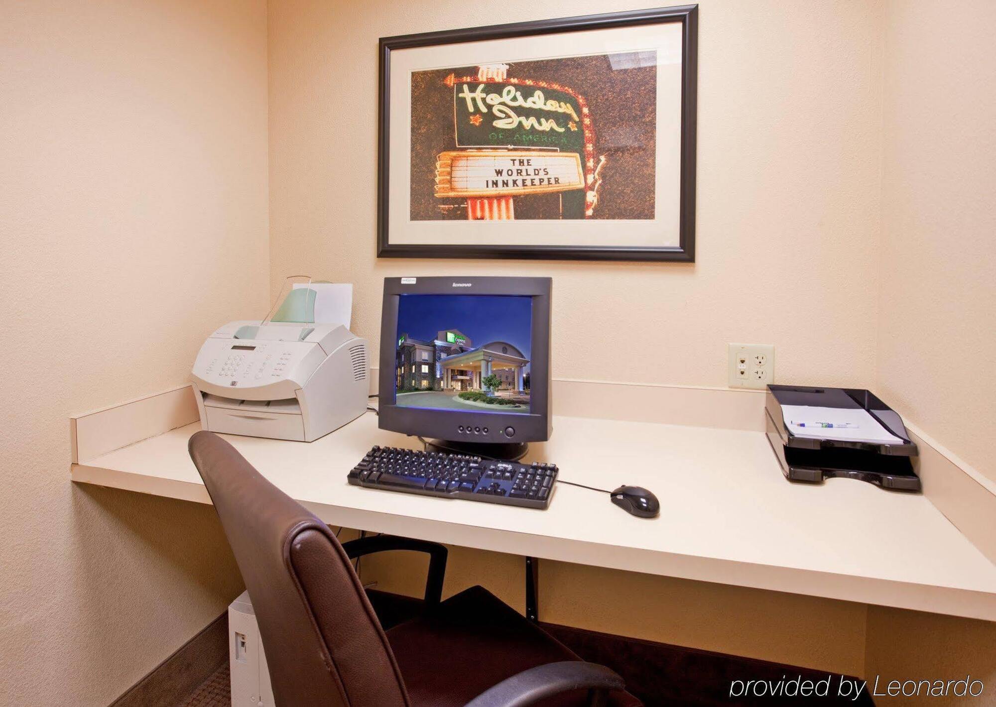 Holiday Inn Express & Suites East Wichita I-35 Andover By Ihg Bagian luar foto