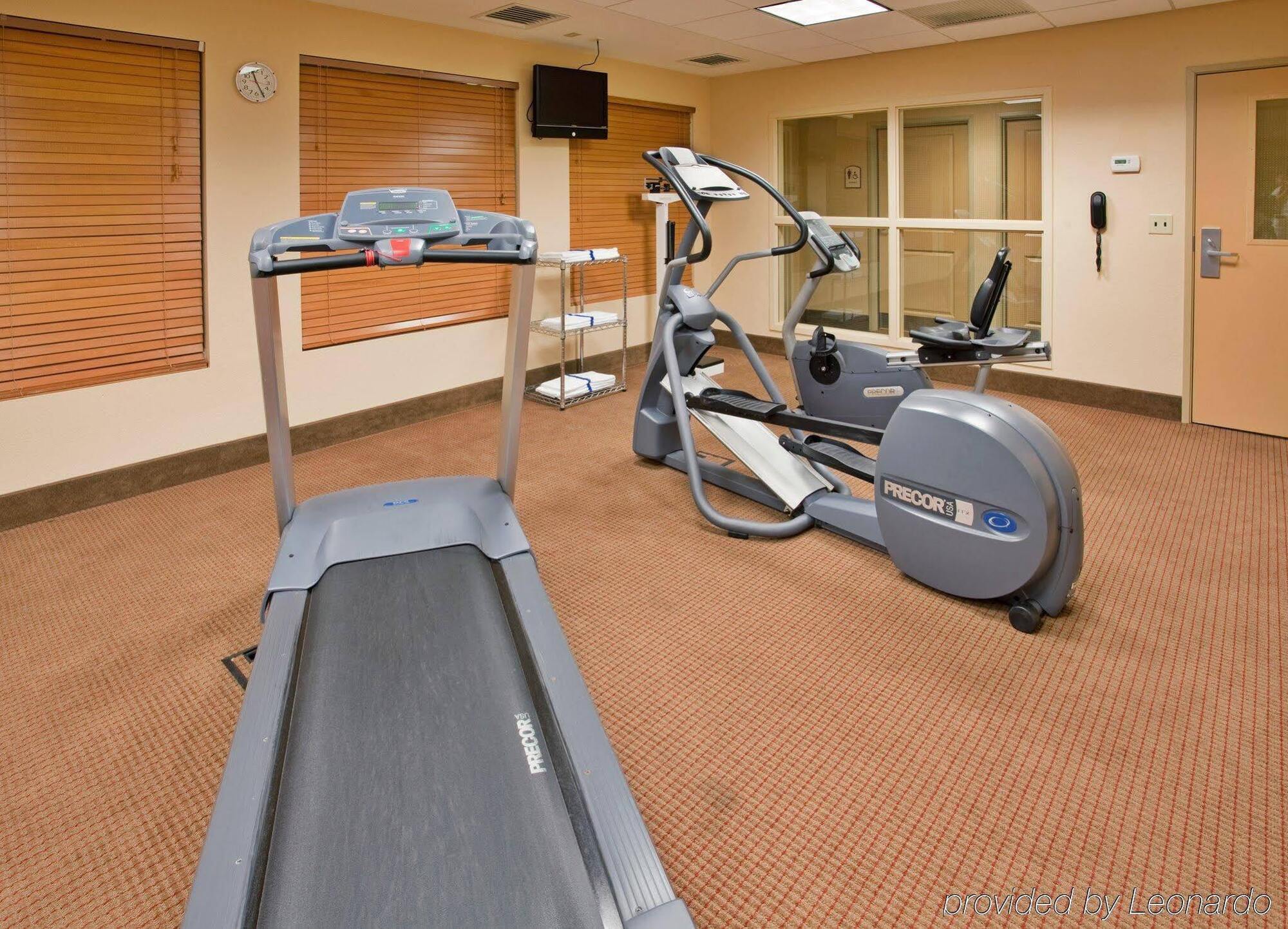 Holiday Inn Express & Suites East Wichita I-35 Andover By Ihg Bagian luar foto