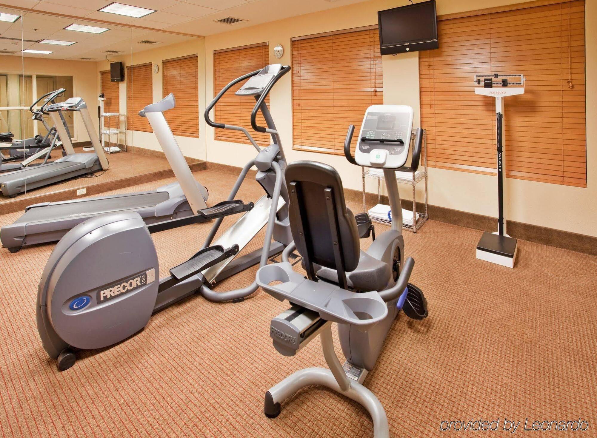 Holiday Inn Express & Suites East Wichita I-35 Andover By Ihg Bagian luar foto