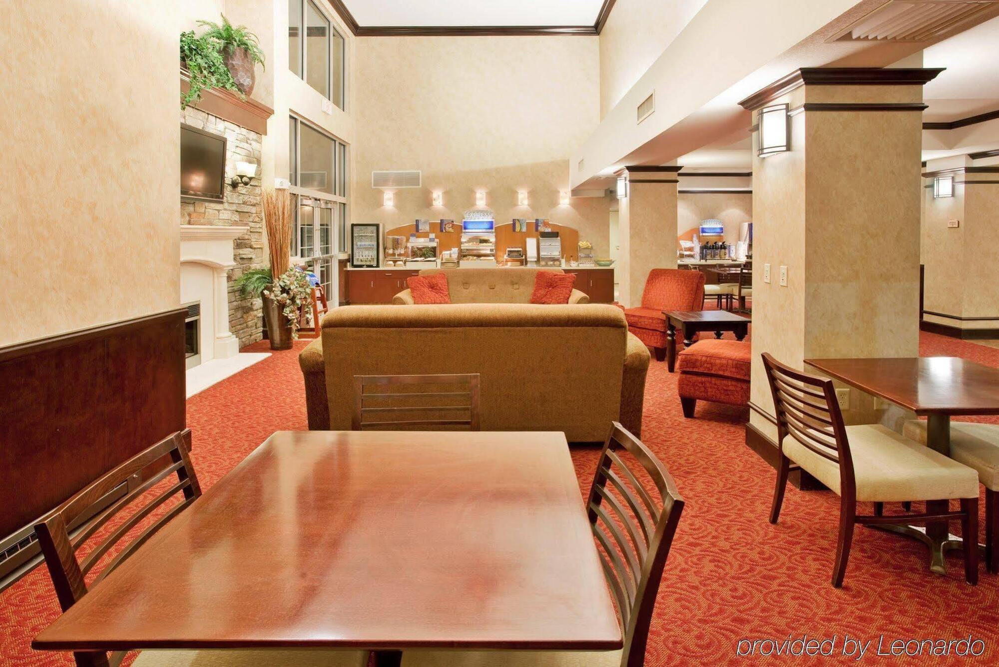 Holiday Inn Express & Suites East Wichita I-35 Andover By Ihg Bagian luar foto