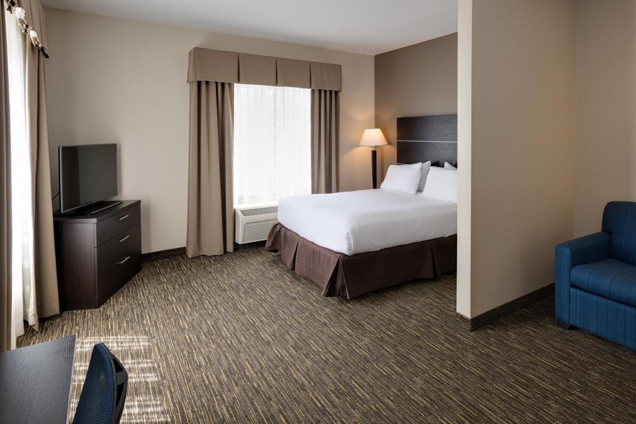 Holiday Inn Express & Suites East Wichita I-35 Andover By Ihg Bagian luar foto